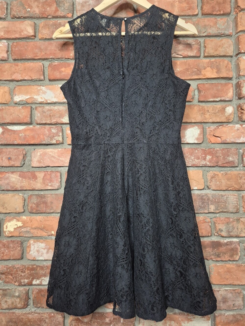 Banana Republic Black Lace Fit & Flare Dress Size 8 Lined Sleeveless - Picture 5 of 9